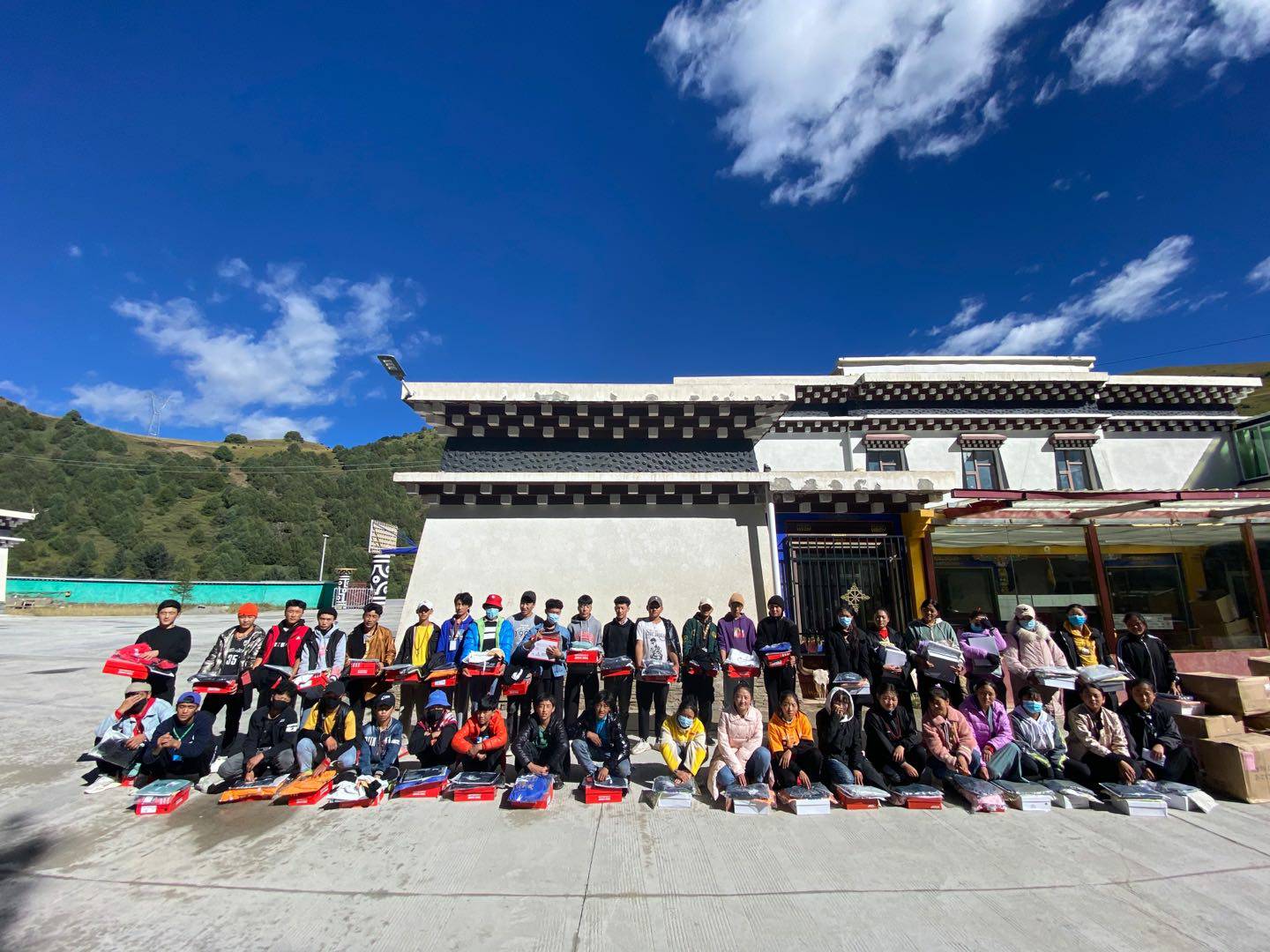 kaiyun体育app官网登录入口(中国)官方网站-登录入口公益回顾丨家国同欢月同圆 温暖满载甘孜州(图8) kaiyun体育app官网登录入口(中国)官方网站-登录入口公益回顾丨家国同欢月同圆 温暖满载甘孜州(图8)